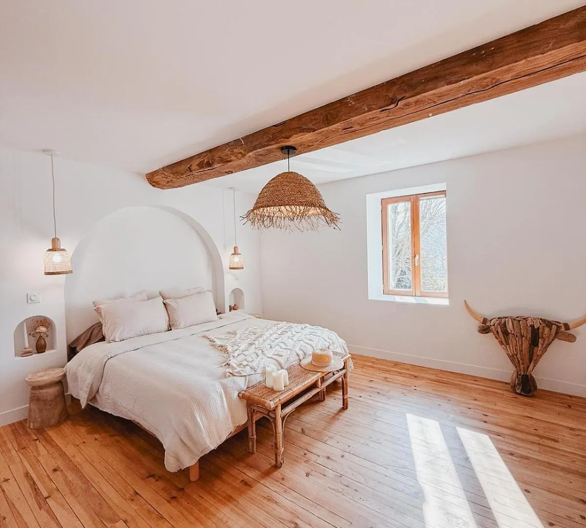 Holiday home Charmante Maison En Pierres, Sejour A La Ferme Saint-Georges-d'Esperanche France