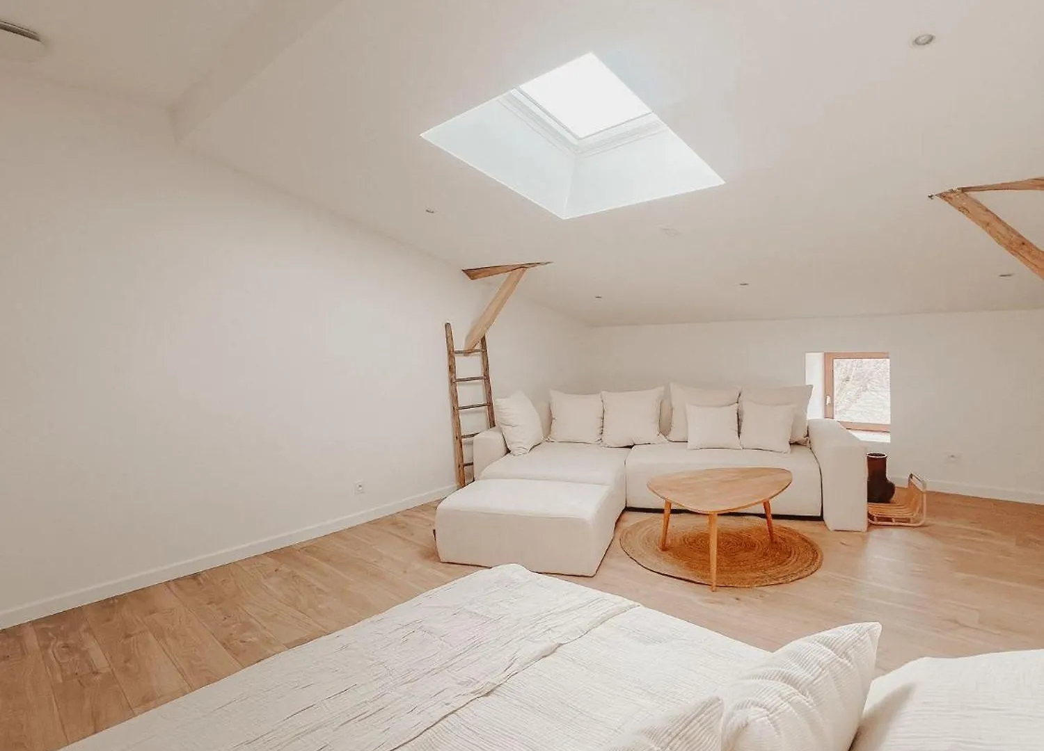 Holiday home Charmante Maison En Pierres, Sejour A La Ferme Saint-Georges-d'Esperanche