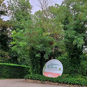 Hébergement de vacances Les Jardins Du Castel Annick Et Jean Paul, Saint-Georges-d'Esperanche